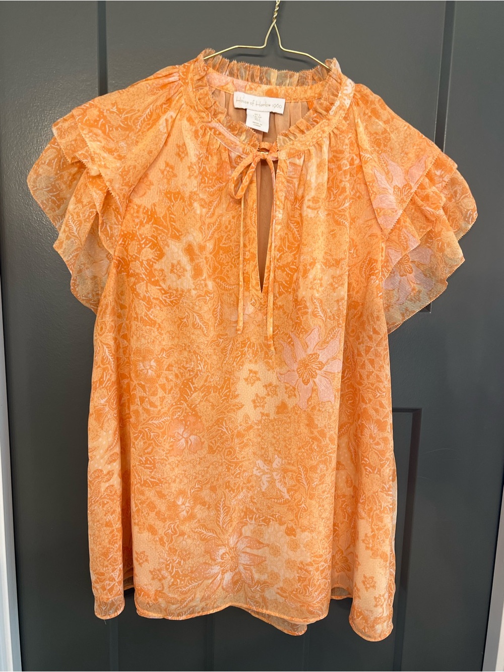 House of Harlow 1960 peach orange Floral Tie-Neck Flutter Sleeve Blouse. Size S